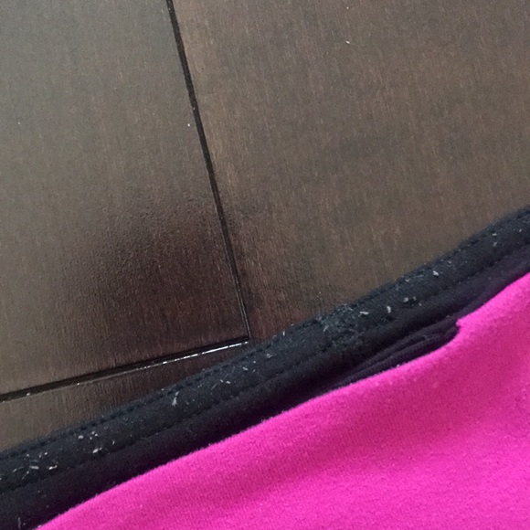 Lululemon flared pant size 4 - Picture 2 of 4